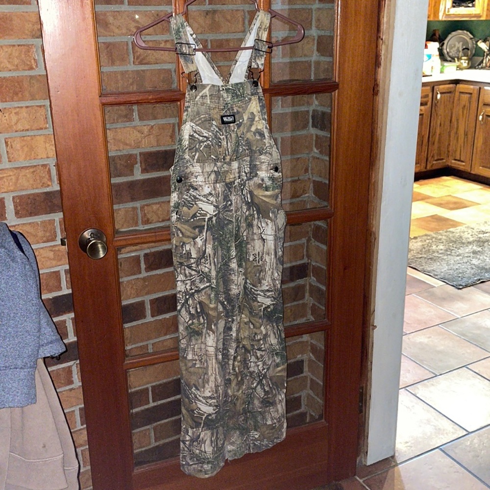 WALLS Kids boy/girl camo overalls- lightweight! Size-Large!